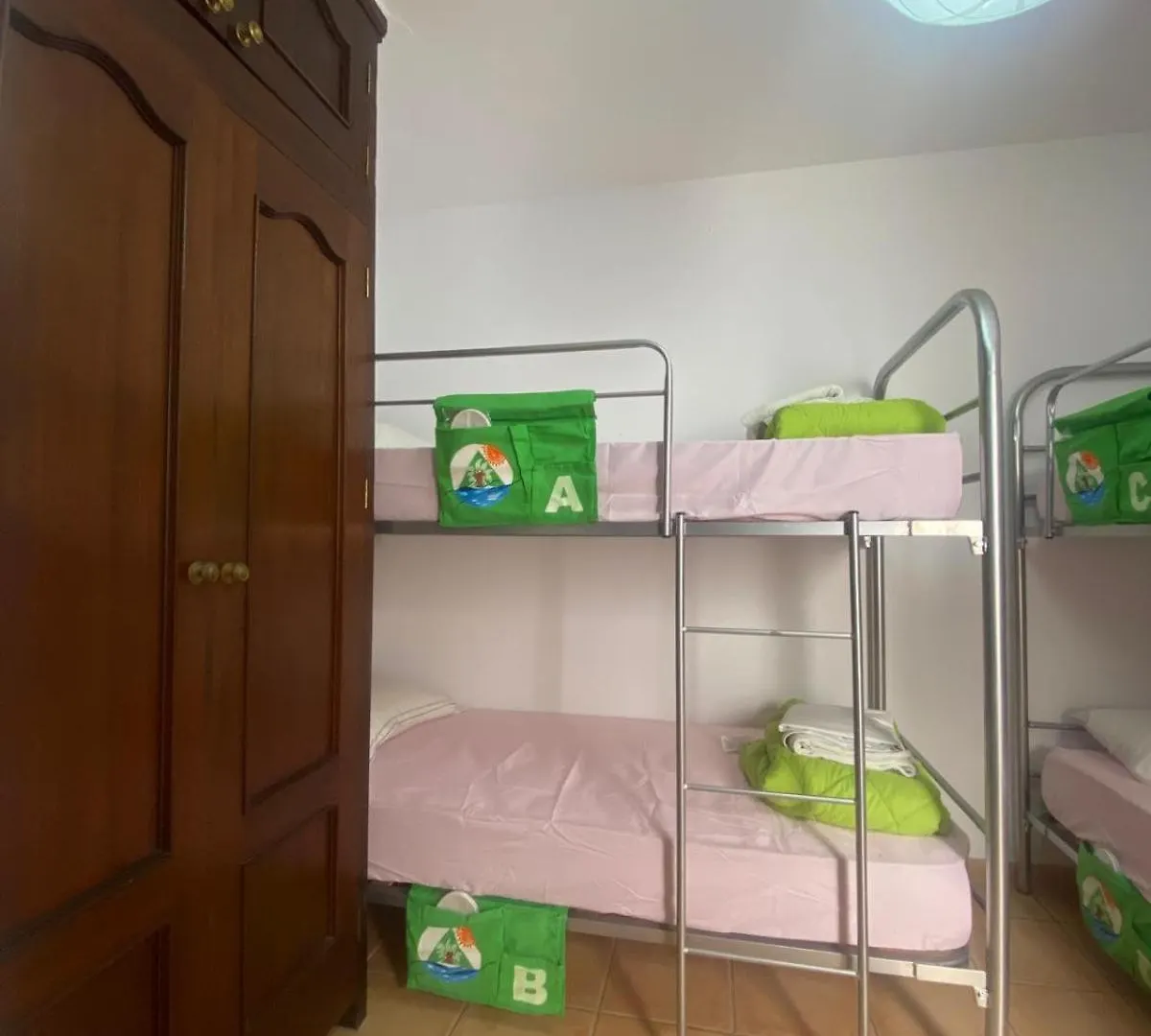 Guest house The Best House Tenerife Habitaciones Compartidas Costa Adeje