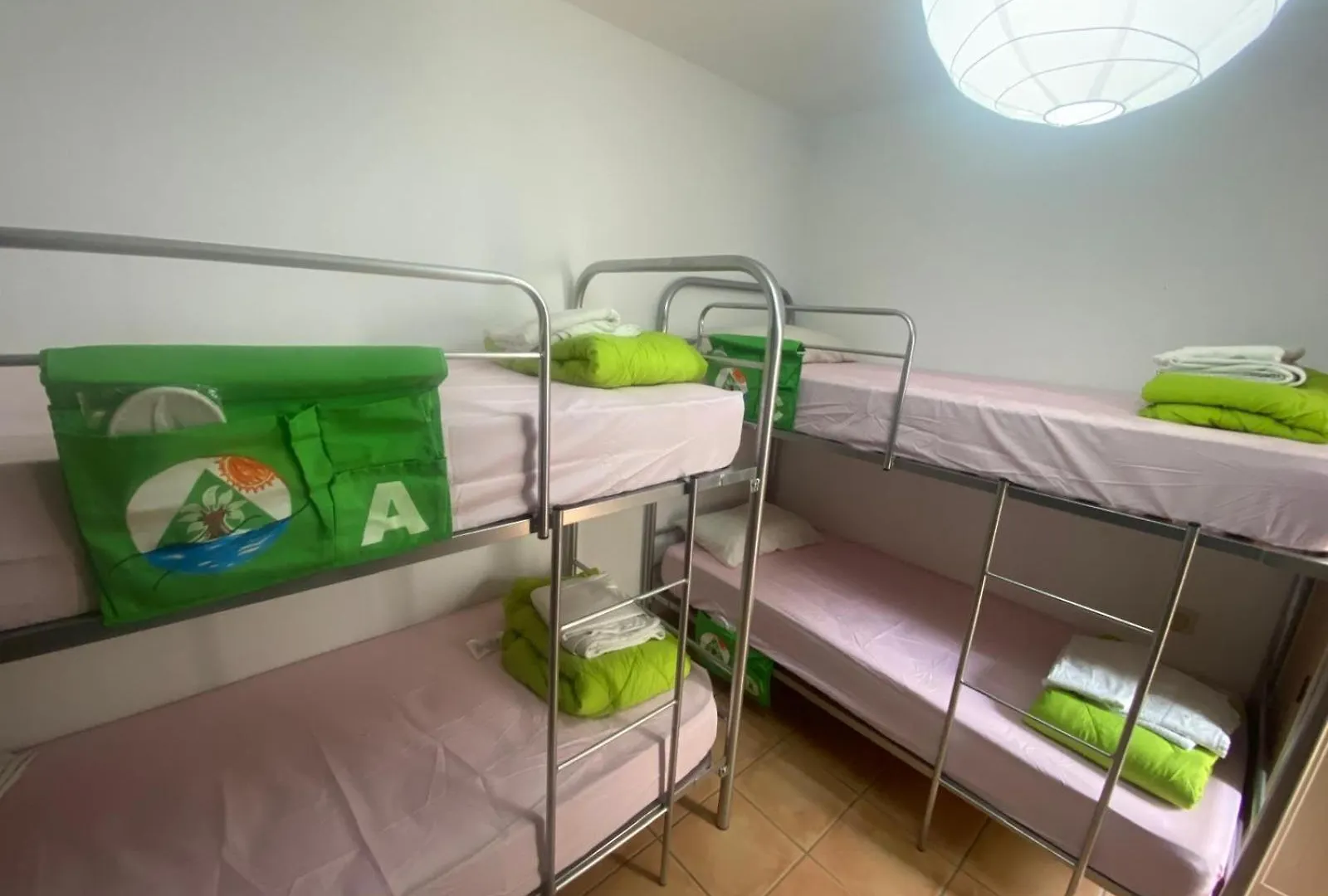 The Best House Tenerife Habitaciones Compartidas Costa Adeje  Guest house Costa Adeje (Tenerife)