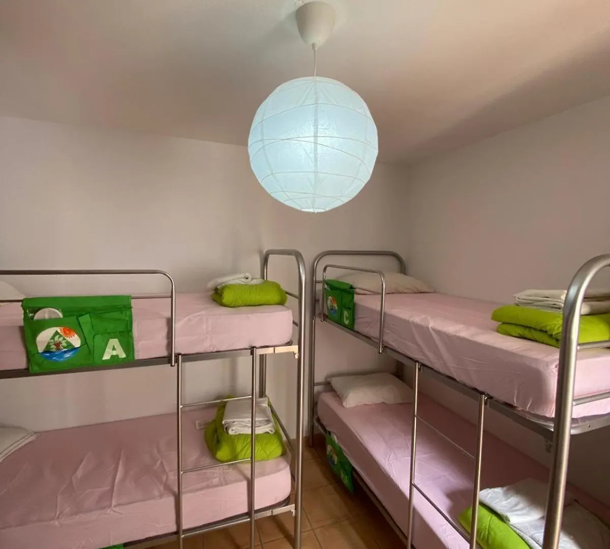 Guest house The Best House Tenerife Habitaciones Compartidas Costa Adeje